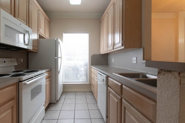 Building Photo - Withers Place Townhome!!