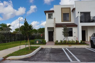 Building Photo - 511 NE 208th Ter