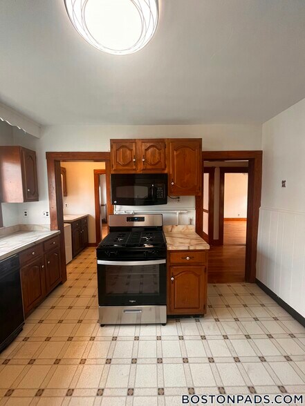Building Photo - 468-470 Gallivan Boulevard