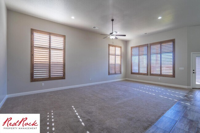 Building Photo - Pet-Friendly 3 Bedroom Home In A Great Neighborhood