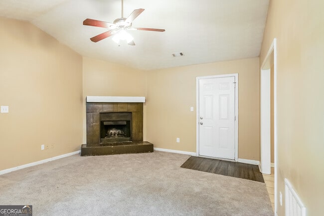 Building Photo - 7685 Mountain Creek Way