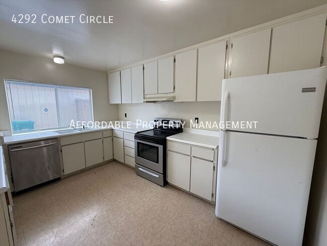 Building Photo - 4292 Comet Cir