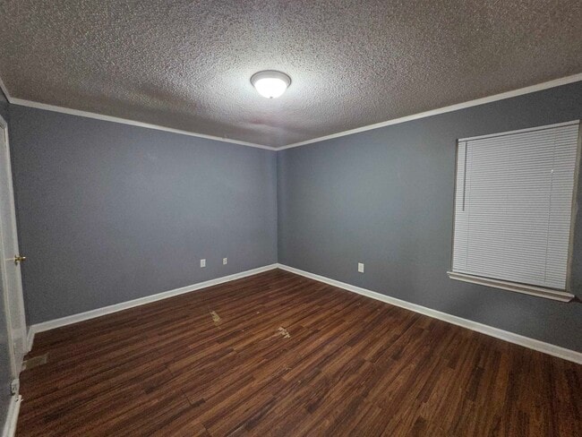 Building Photo - 96 Willow Dr