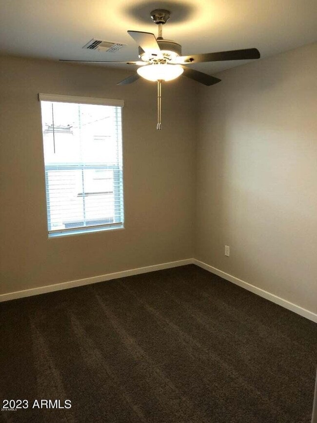 Building Photo - 594 W Westchester Ave