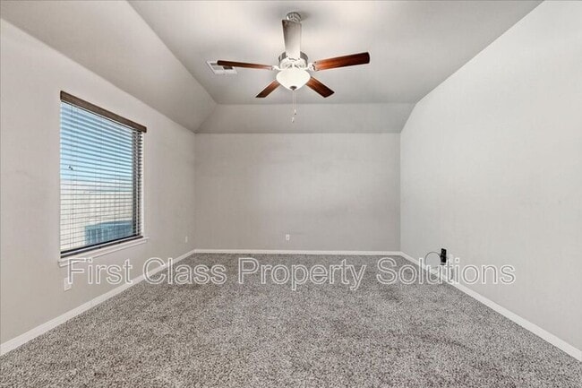 Building Photo - 1708 Burgundy Dr