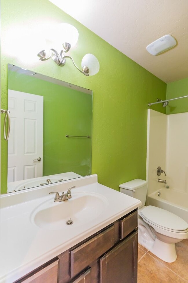 Building Photo - Beautiful Two Story House