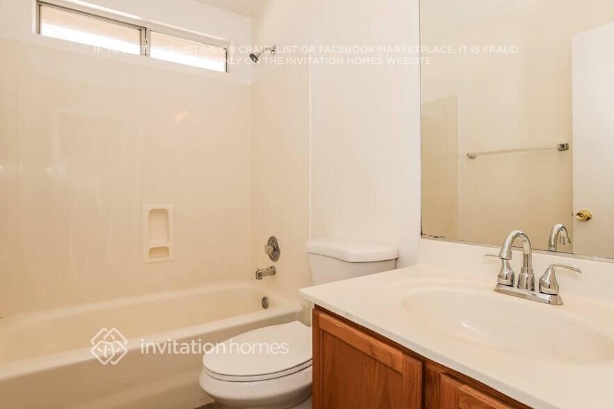 Building Photo - 2626 S 156th Ave