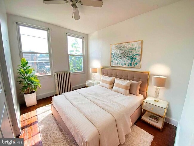 Building Photo - 534 E Indiana Ave