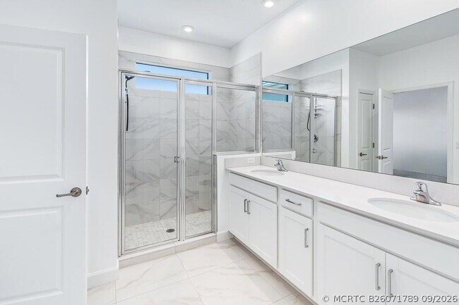 Building Photo - 14131 SW Thorens Dr