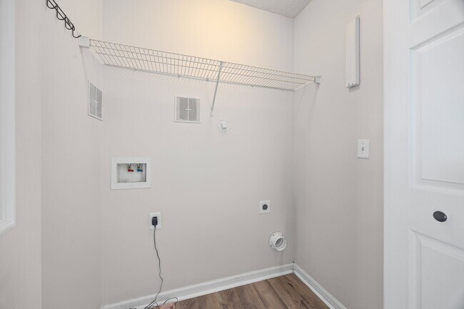 Building Photo - Great 2 bdrm Townhome in Steele Creek area...
