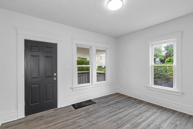 Building Photo - 679-703 Sherman St