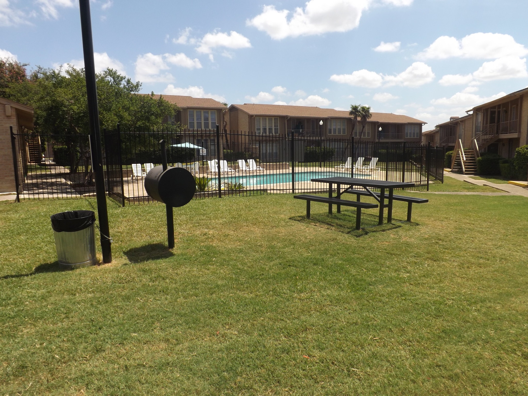 Building Photo - Antonian Apartments