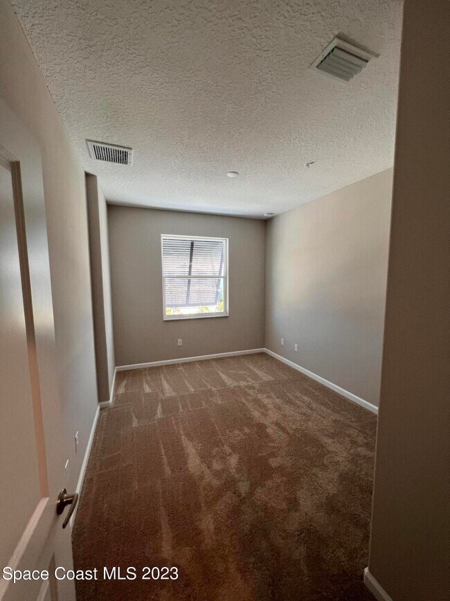 Building Photo - 3930 Playa Del Sol Dr