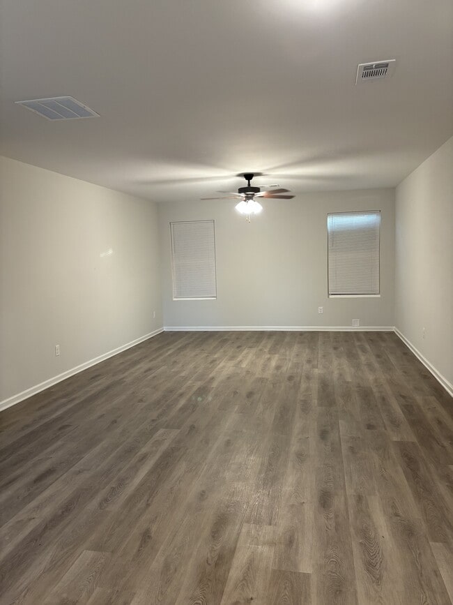 Building Photo - 2585 Callie Rd