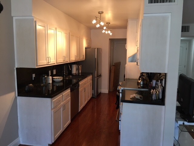kitchen - 11970 Montana Ave