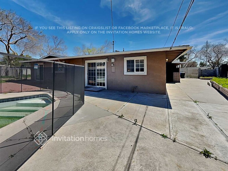 Building Photo - 378 W 53rd St