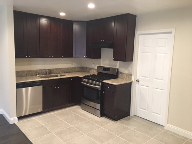 KITCHEN - 1649 W 84th St