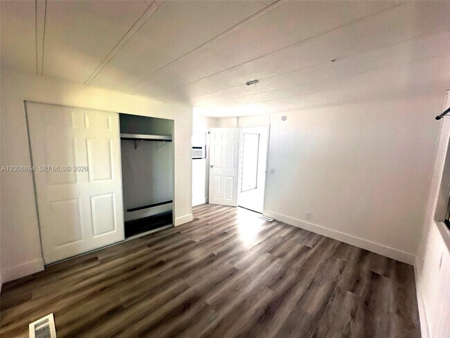 Building Photo - 2957 SW 54th St