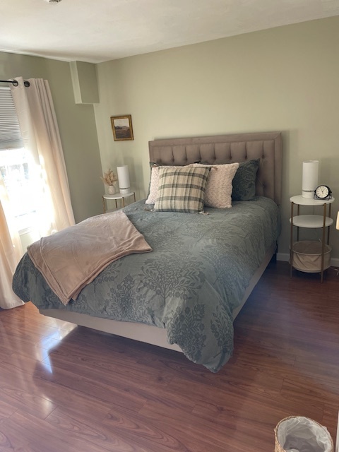 Queen Bed - 173 Pine St