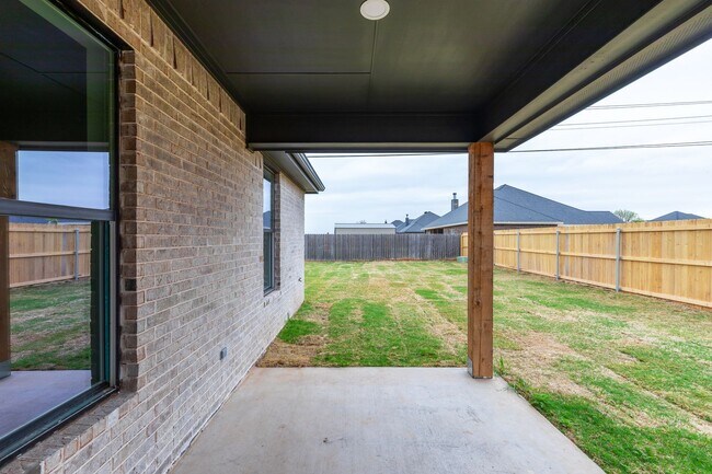 Building Photo - 8001 Sawdust Trl