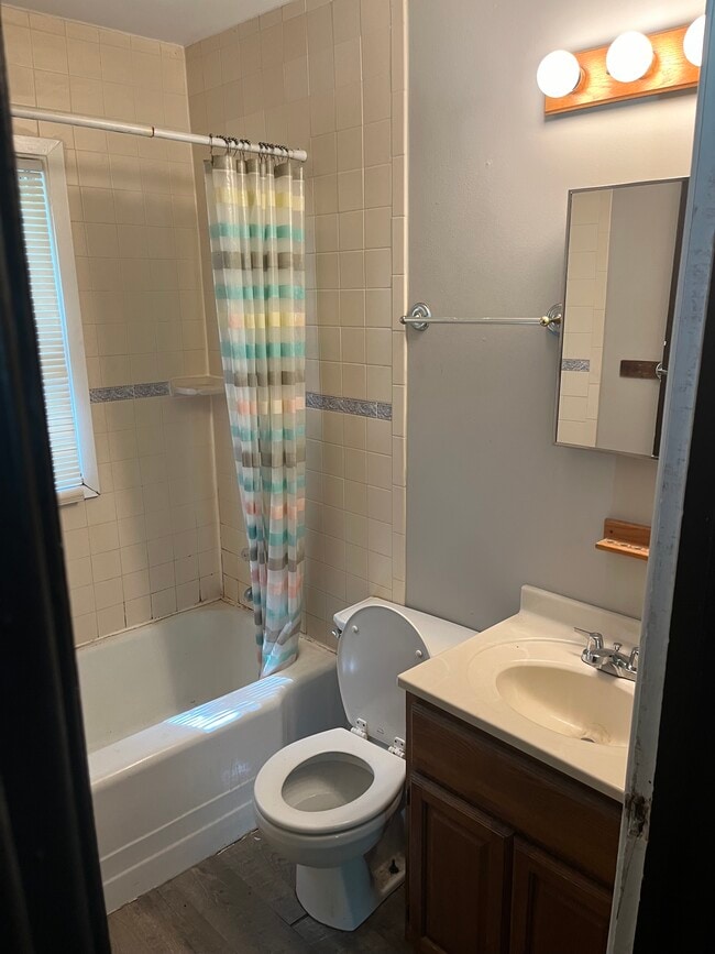 Bathroom - 5905 Greenfield Ave