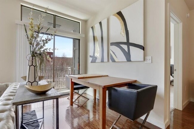 Building Photo - 299 North Highland Avenue Northeast