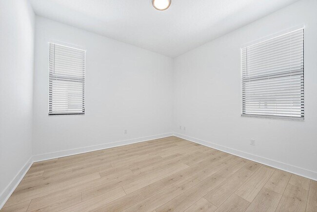 Building Photo - 13128 Alton Rd