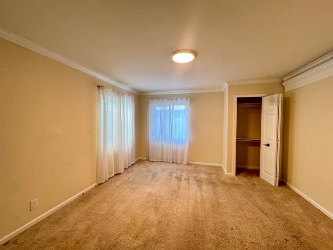 Building Photo - EBN T 1256