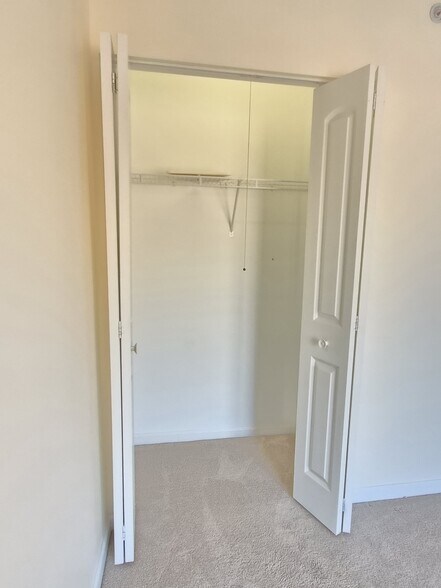 Building Photo - 655 Perrie Dr