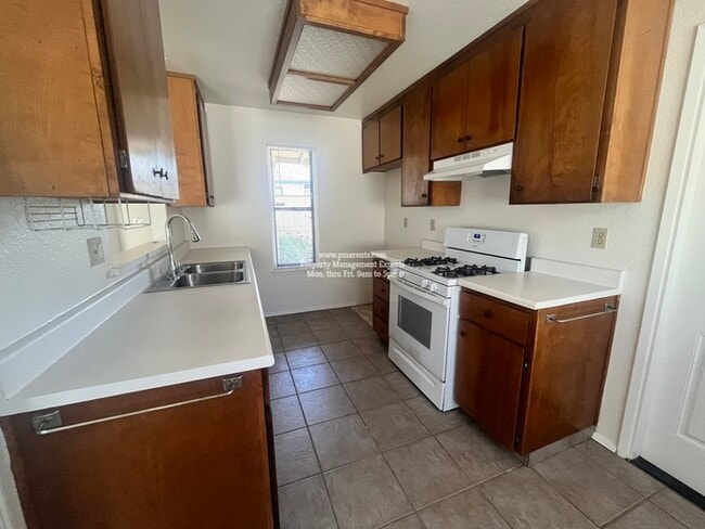 Building Photo - 6019 Carolina Cir