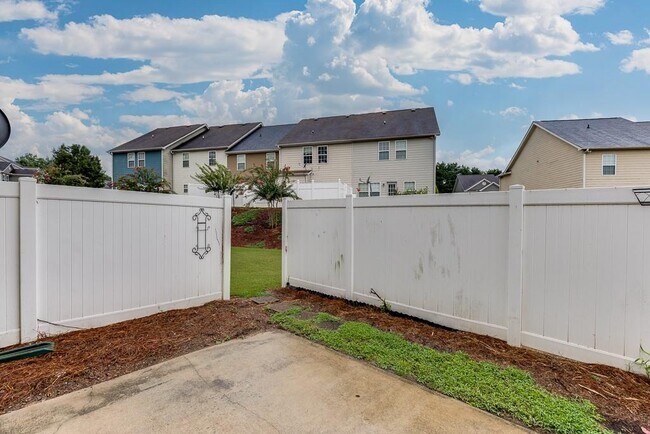 Building Photo - 6482 Whitebeam Trl