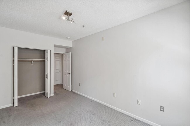 Building Photo - 675 N 1st St