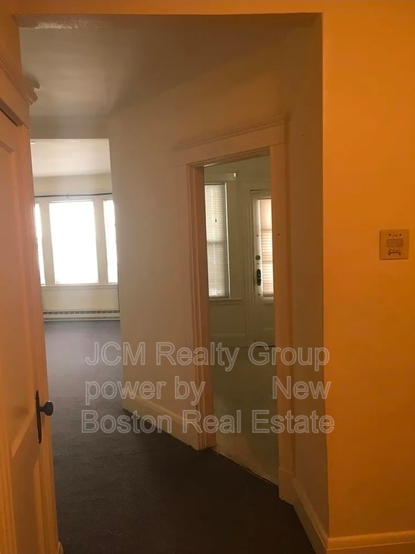 Building Photo - 203 Lewis St