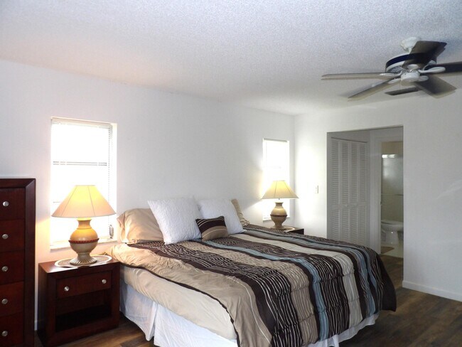 Building Photo - 13283 Pineapple Palm Ct