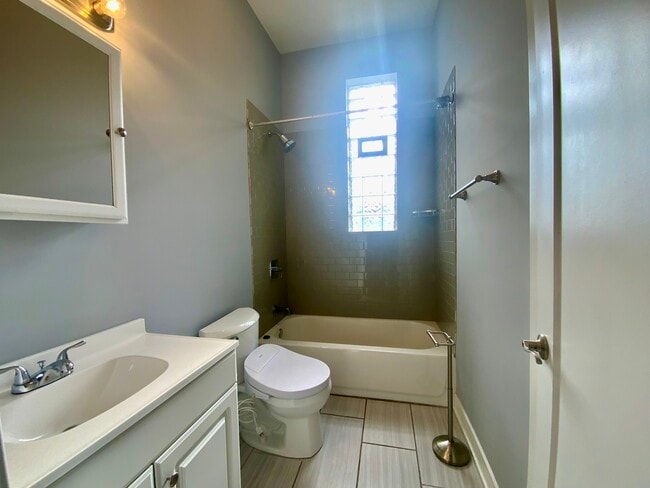 Building Photo - 3910 W Arthington St