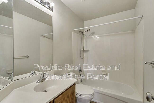 Building Photo - 6924 Chippewa Dr