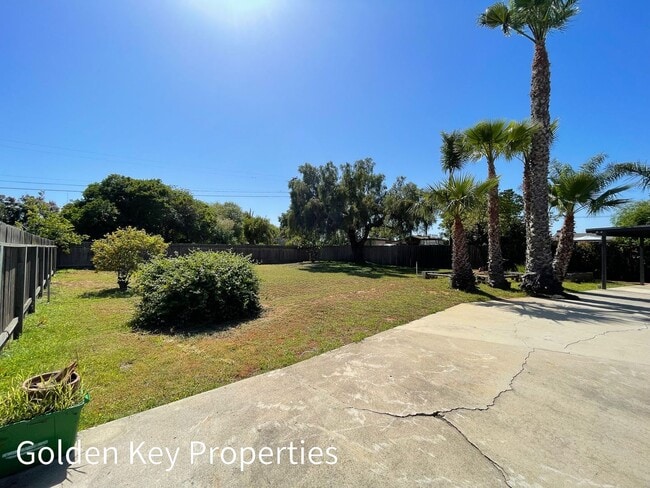 Building Photo - 3BR/BA Single-level home in Fire Mountain!...