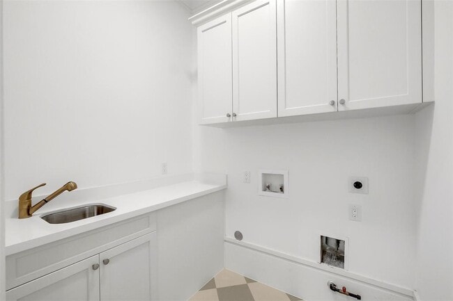 Building Photo - 39 Crain Sq Blvd