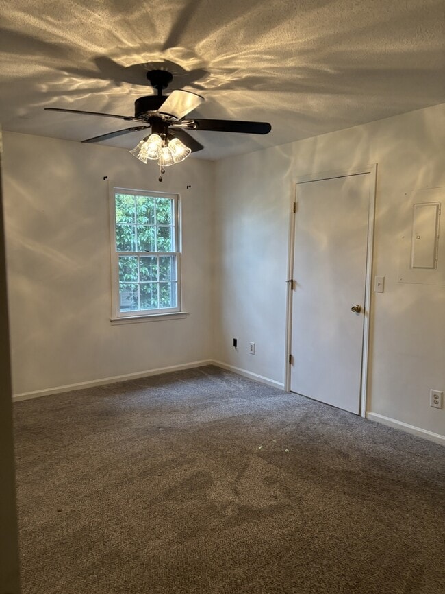 Building Photo - 408 W Harnett St