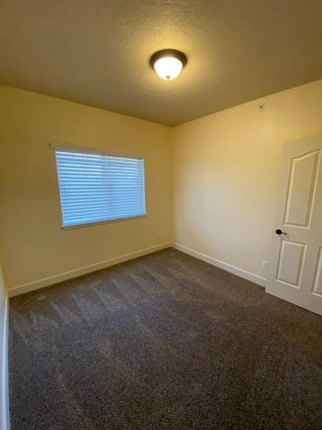 Building Photo - PHEASANT RUN CONDO (PR#24)