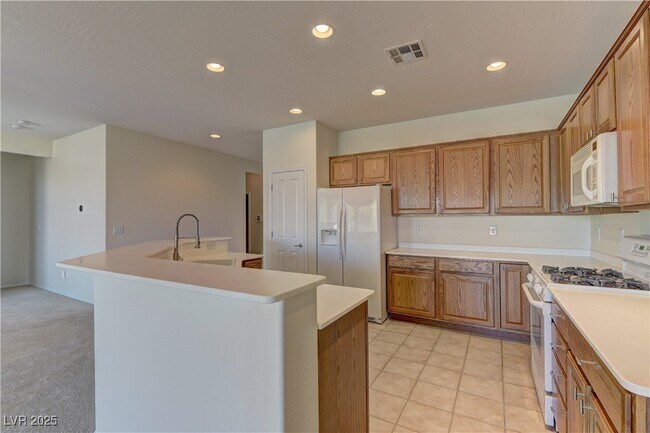 Building Photo - 2576 Chasma Dr