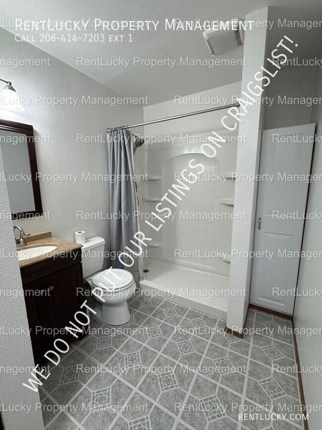 Building Photo - 6718 23rd Ave SW