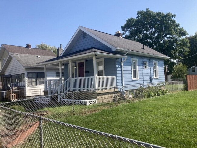 Primary Photo - 1047 Bellows Avenue