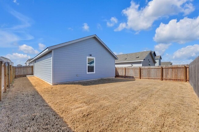 Building Photo - 353 Marty Allen Lp