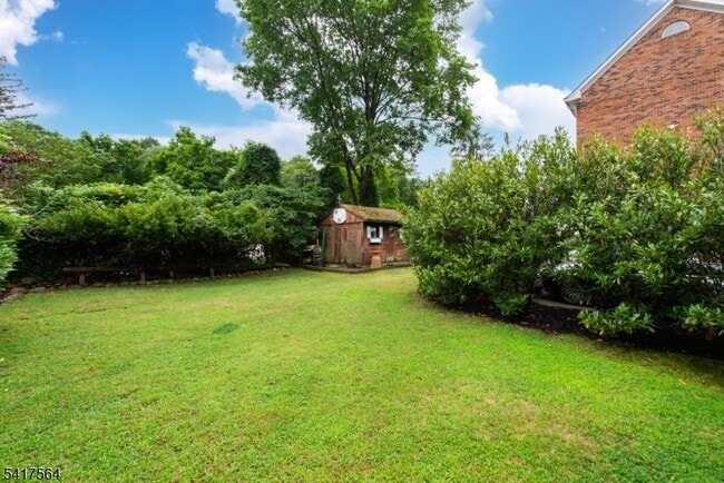 Building Photo - 154 Roseland Ave