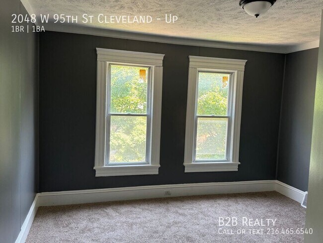 Building Photo - 2048 W 95th St
