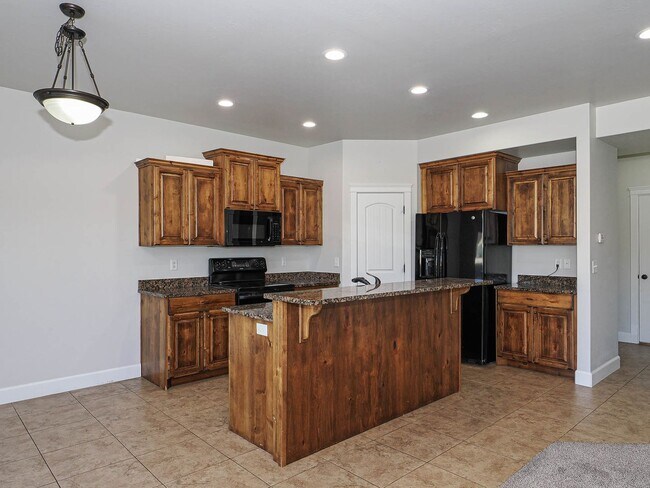 Building Photo - 1239 SilverCrest Dr