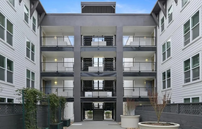 Courtyard - 8200 Oceanview Ter