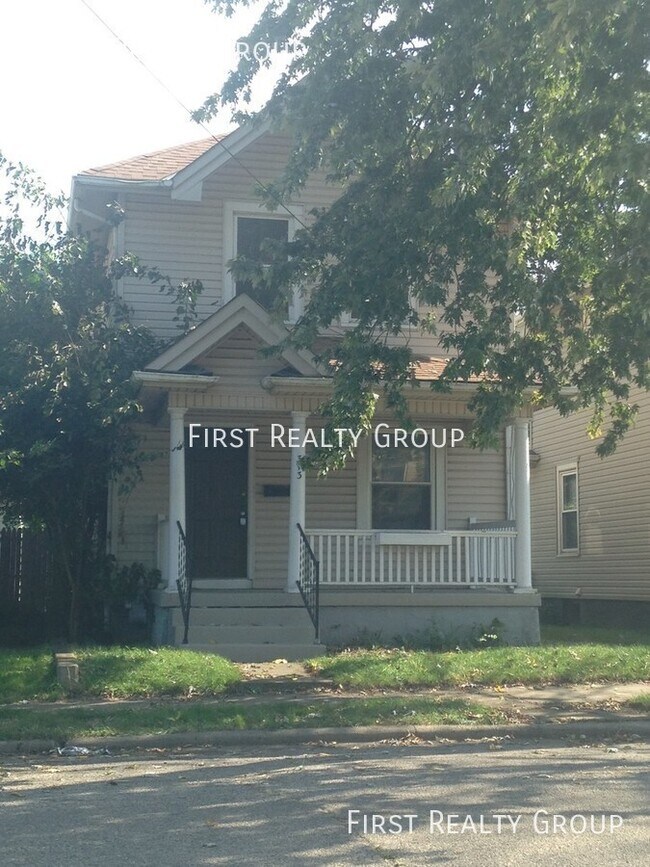 Move in Special! 100 off 1st months Rent,... 313 Crawford St