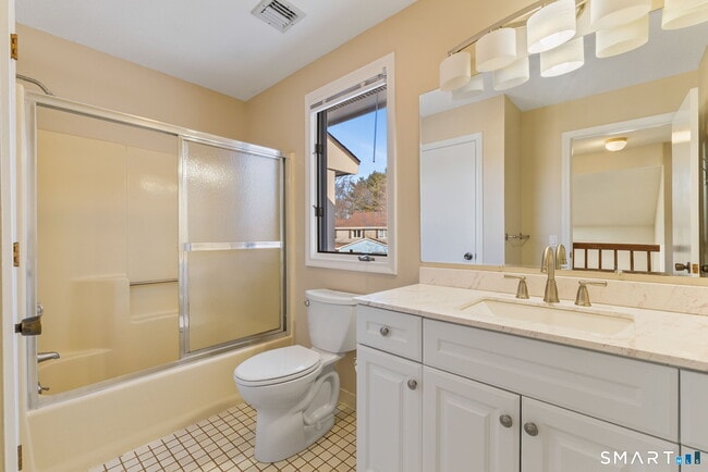 Building Photo - 68 Copper Beech Dr